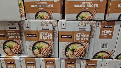 Kirkland Signature Tonkotsu Ramen Broth, 4-Pack, 32 Ounces Each