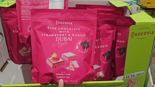 Chocovia Pink Chocolate with Strawberry & Kadaif Dubai Style 22 oz