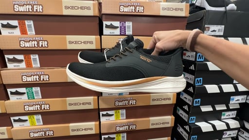 SKECHERS MEN'S HANDS-FREE SWIFT FIT SNEAKER