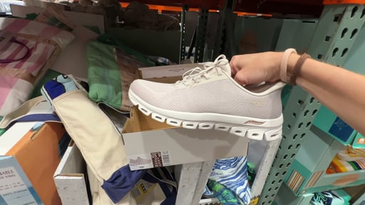 SKECHERS WOMEN'S HANDS-FREE SWIFT FIT SNEAKER