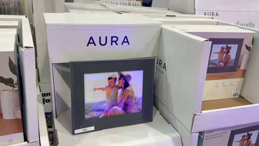 Aura Parker 10.2" Reeded Digital Picture Frame