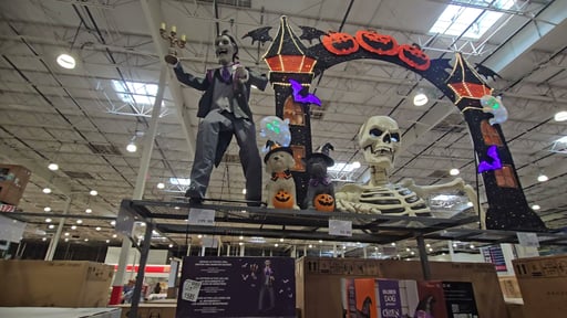 6' Animated Vampire Butler with LED Eyes & Sound