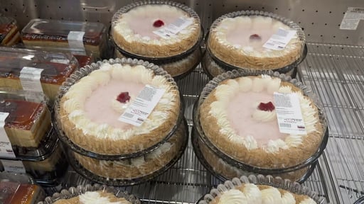 Strawberry Cream Pie, 3 lb 14 oz