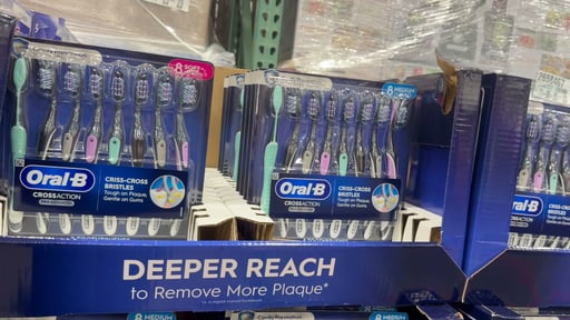 Oral-B CrossAction Advanced Toothbrush 8 Count