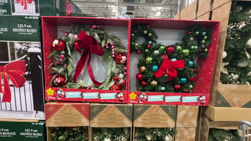 30" Disney Holiday Pre-Lit Wreath