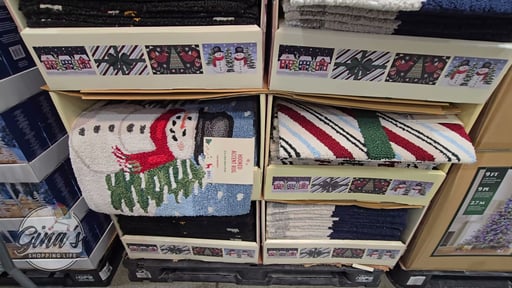 Devgiri Holiday Hook Rug