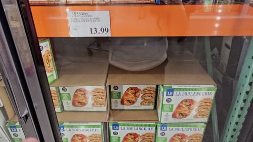 La Boulangerie Turkey Pesto & Swiss Cheese Pockets