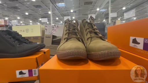 CLARKS WOMEN'S BOOT