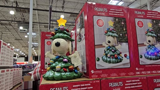 14.7" Snoopy Christmas Tree Figurine by Jim Shore with LED Star